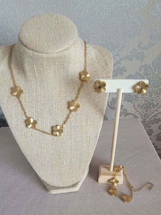 Jewelry - Designer Inspired Gold Tone Necklace Set